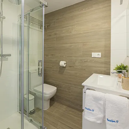 Breton 17 Apartment *