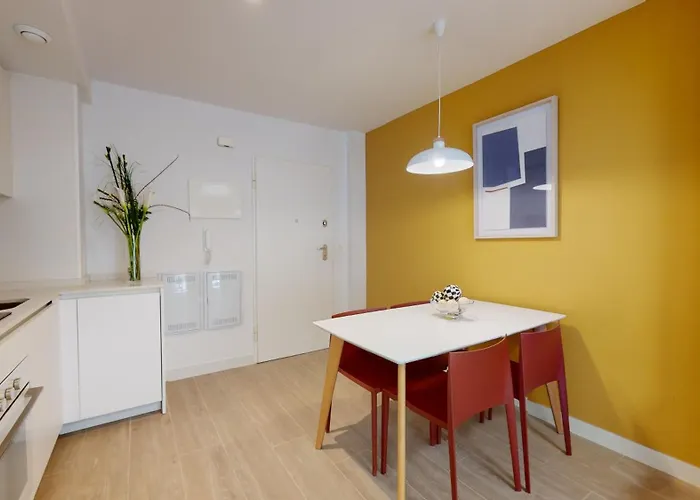 Breton 17- Con Piscina Climatizada En Centro *